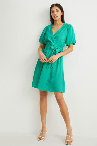 Femmes - Robe croisée - vert clair