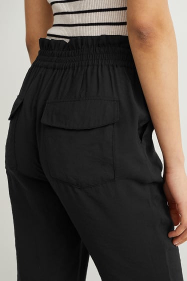 Femmes - Pantalon de toile - mid waist - coupe fuselée - noir