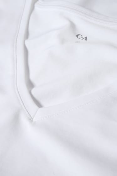 Women - Basic T-shirt - white