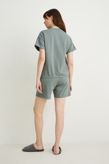 Femei - Set - tricou și pantaloni scurți gravide - 2 piese - verde