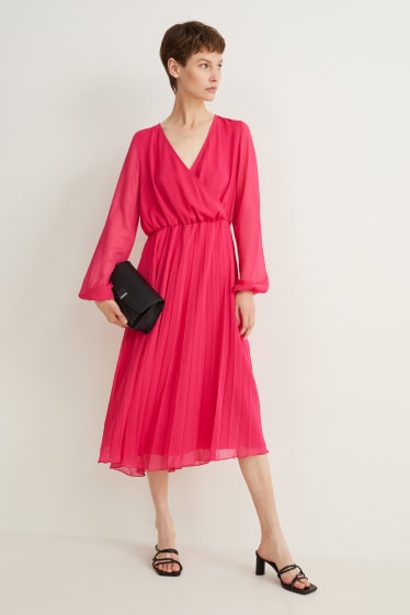 Women - Chiffon dress - pleated - pink