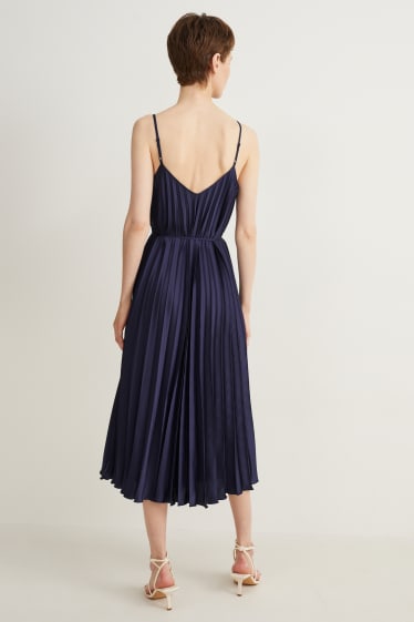 Women - Pleated dress - dark blue