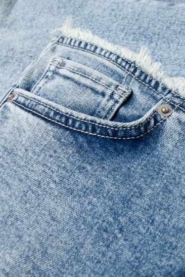 Dames - CLOCKHOUSE - bootcut jeans - low waist - LYCRA® - jeanslichtblauw