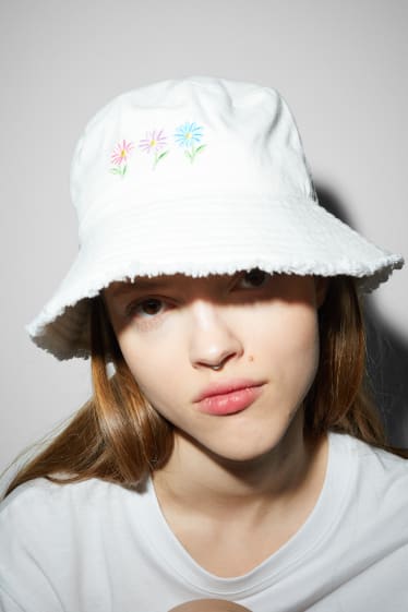 Women - CLOCKHOUSE - hat - floral - white