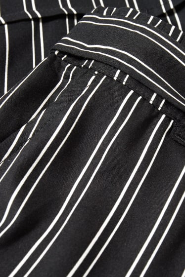 Women - Shorts - mid-rise waist - striped - black