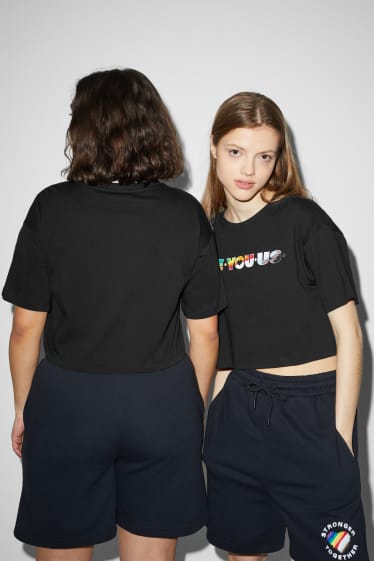 CLOCKHOUSE - camiseta crop - unisex - PRIDE - negro