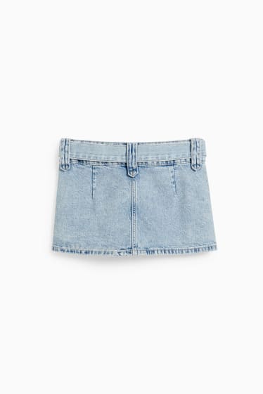 Nastolatki - CLOCKHOUSE - dżinsowa spódniczka mini z paskiem - dżins-jasnoniebieski