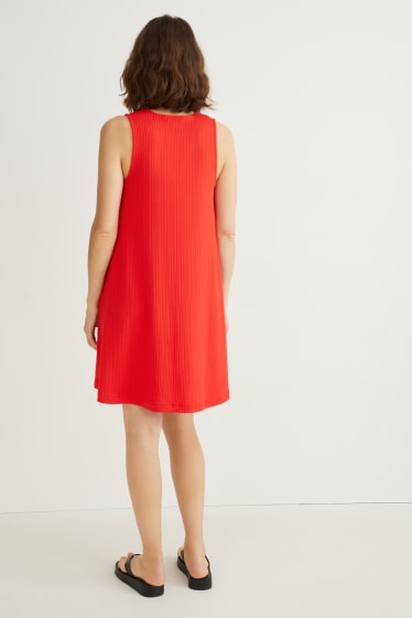 Dona - Vestit de línia A - vermell