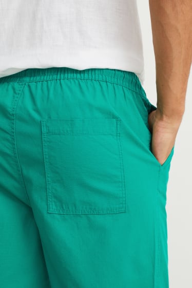 Men - Shorts - green