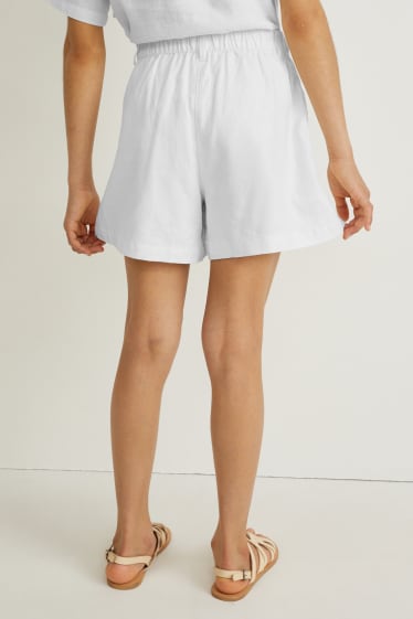 Nena - Pantalons curts - mescla de lli - blanc trencat