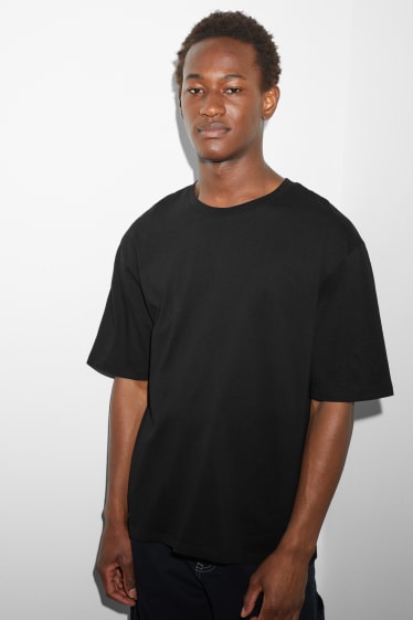 Uomo - T-shirt oversize - nero
