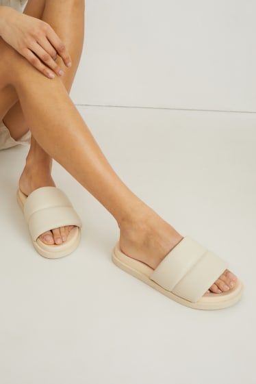 Dames - Sandalen - imitatieleer - licht beige