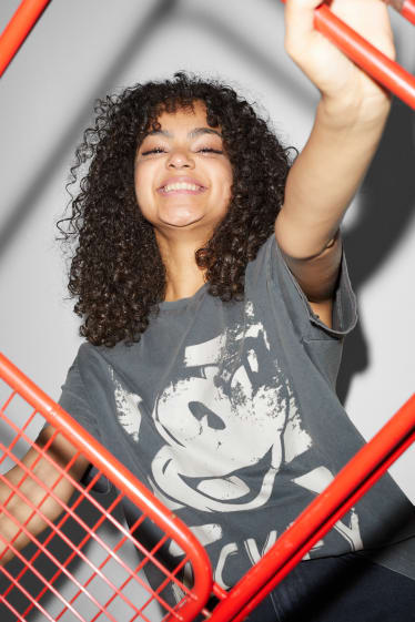 Women - CLOCKHOUSE - oversized T-shirt - Mickey Mouse - dark gray