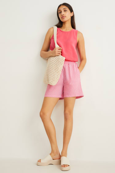 Women - Shorts - mid-rise waist - striped - pink