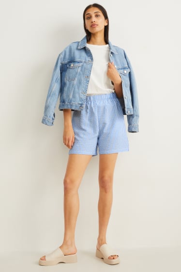 Women - Shorts - mid-rise waist - striped - white / light blue