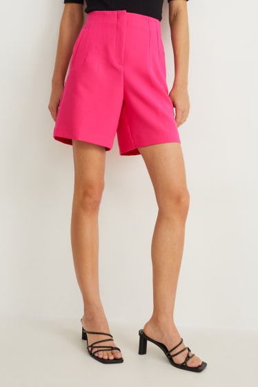 Women - Bermuda shorts - high waist - pink