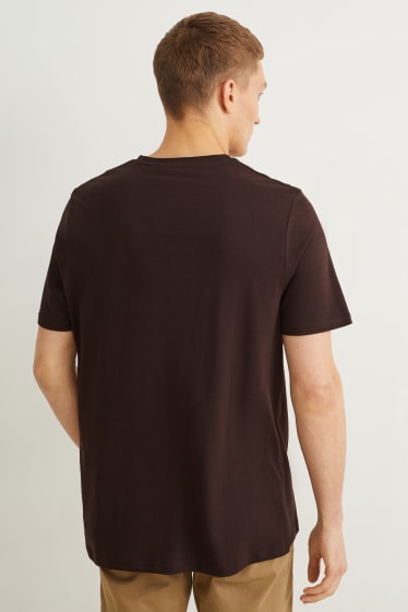 Mężczyźni - T-shirt - ciemnobrązowy