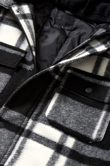 Pánské - Košilová bunda s kapucí - kostkovaná - černá/bílá