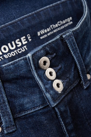 Teens & Twens - CLOCKHOUSE - Bootcut Jeans - Low Waist - LYCRA® - jeansblau