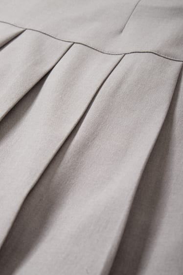 Jóvenes - CLOCKHOUSE - minifalda - gris