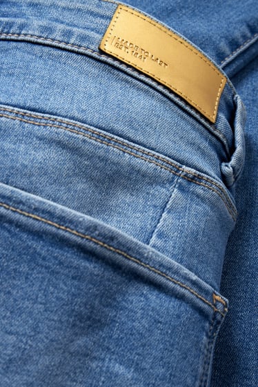 Dámské - Slim jeans - mid waist - tvarující džíny - LYCRA® - džíny - světle modré