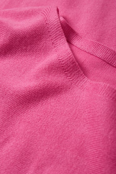 Femmes - Pullover en délicate maille - rose