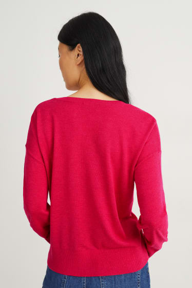 Women - Fine knit jumper - pink