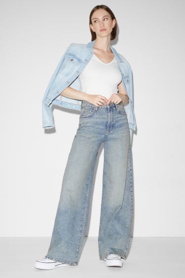 Tieners & jongvolwassenen - CLOCKHOUSE - wide leg jeans - high waist - jeanslichtblauw