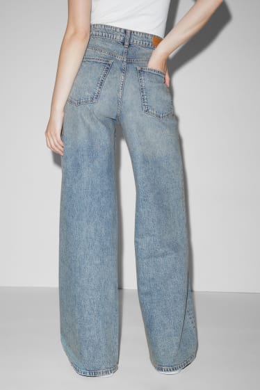 Jóvenes - CLOCKHOUSE - wide leg jeans - high waist - vaqueros - azul claro