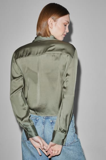 Femmes - CLOCKHOUSE - chemisier en satin et noué - vert