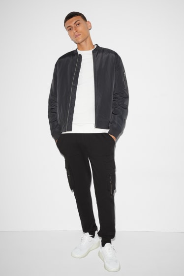 Men - Cargo joggers - black