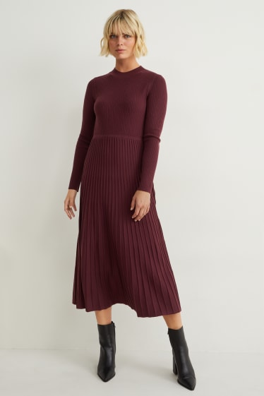Women - Knitted dress - bordeaux
