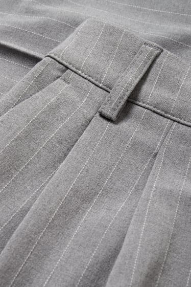 Donna - CLOCKHOUSE - pantaloni - vita media - gamba ampia - grigio chiaro