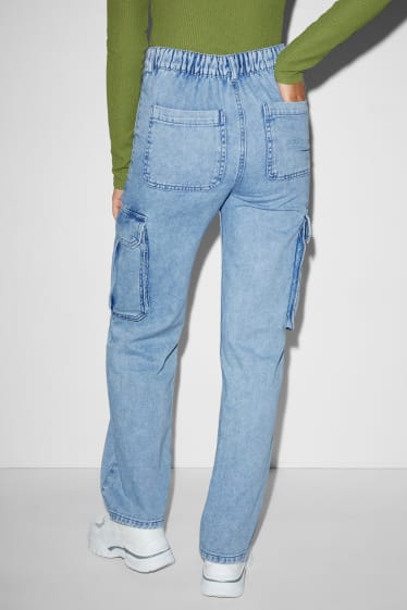 Ados & jeunes adultes - CLOCKHOUSE - straight jean cargo - high waist - jean bleu clair