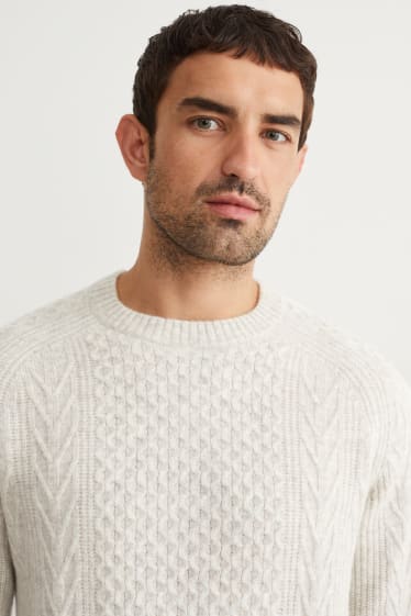 Mężczyźni - Sweter z dodatkiem kaszmiru - miks wełniany - wzór warkocza - jasny beż