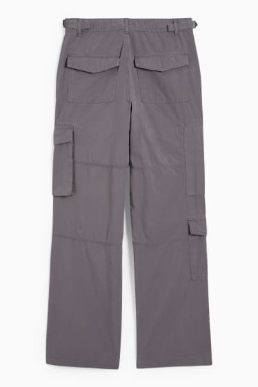 Jóvenes - CLOCKHOUSE - pantalón de tela - mid waist - straight fit - gris