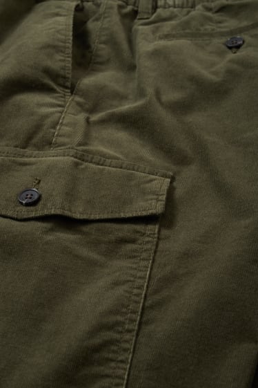Pánské - Manšestrové cargo kalhoty - regular fit - zelená
