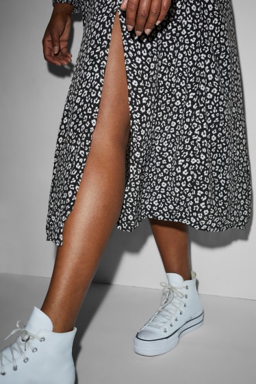 Damen - Viskose-Kleid - geblümt - schwarz / weiß