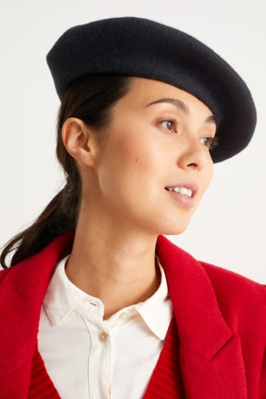 Women - Woollen beret - black