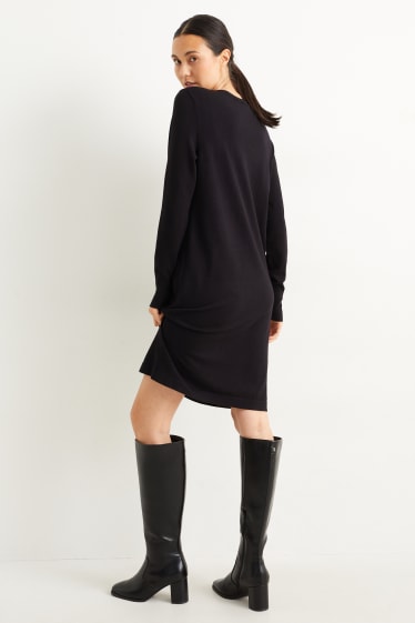 Women - Basic knitted dress - black