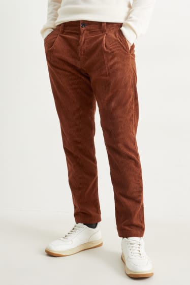 Mężczyźni - Spodnie sztruksowe chino - Tapered Fit - brązowy