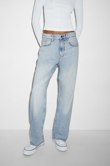 Jóvenes - CLOCKHOUSE - baggy jeans - mid waist - vaqueros - azul claro