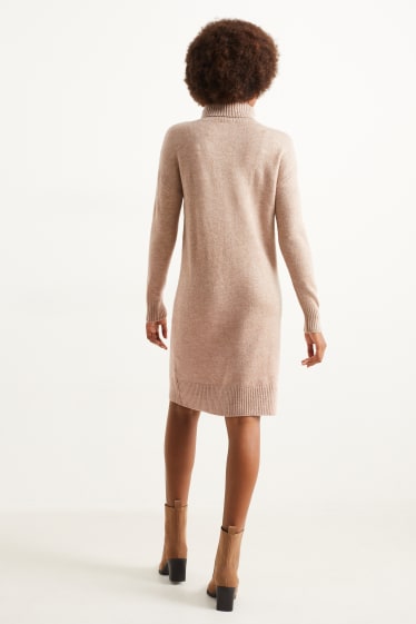 Women - Basic knitted dress - light brown