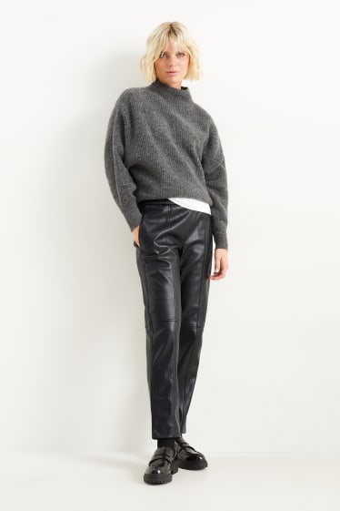 Dona - Pantalons - high waist - tapered fit - pell sintètica - negre