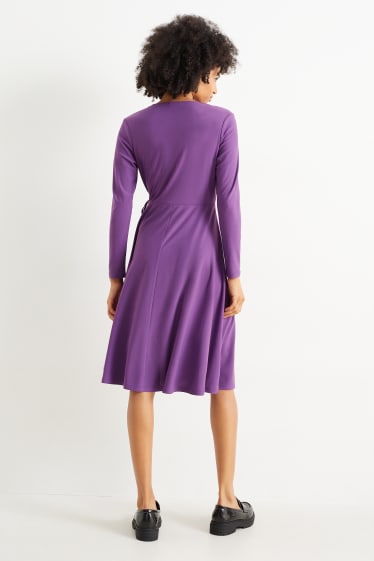 Kobiety - Sukienka w kopertowym stylu - fioletowy