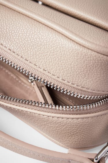Damen - Umhängetasche mit abnehmbarem Taschengurt - Lederimitat - taupe