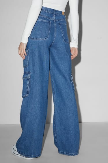 Adolescenți și tineri - CLOCKHOUSE - cargo jeans - talie înaltă - wide leg - denim-albastru