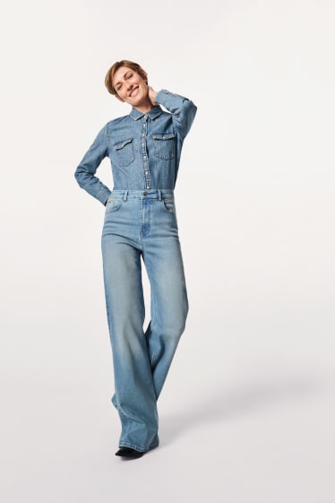 Women - Wide leg jeans - high waist - denim-light blue