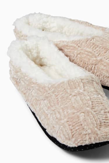 Women - Chenille slippers - cable knit pattern - beige