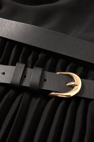 Femmes - Robe-chemisier avec ceinture - plissé - noir